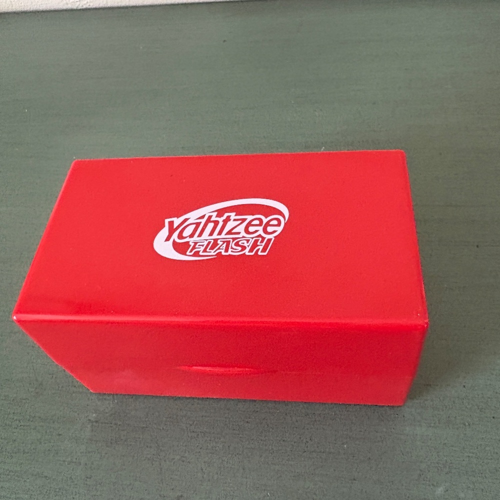 Yahtzee Flash; electronic game set, all ages